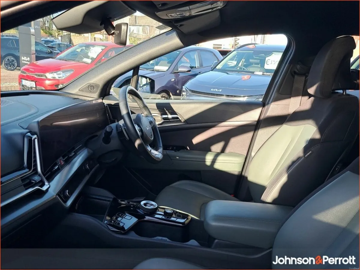 Kia Sportage Anniversary Edition Hybrid - Image 4