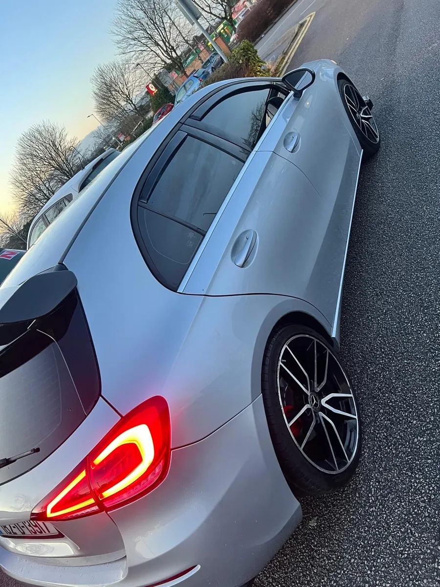 2018 Mercedes-Benz A180 Automatic - Image 3