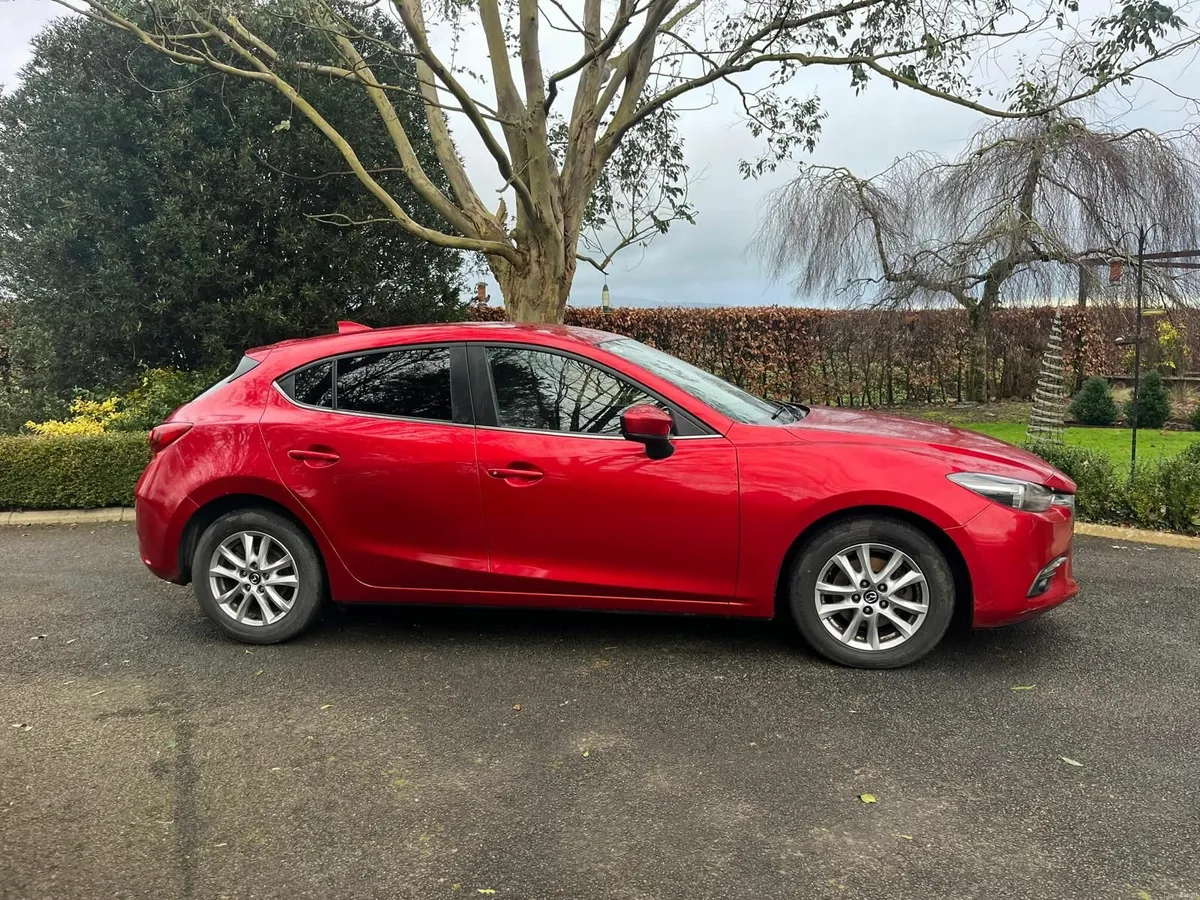 Mazda 3 2017 - Image 2