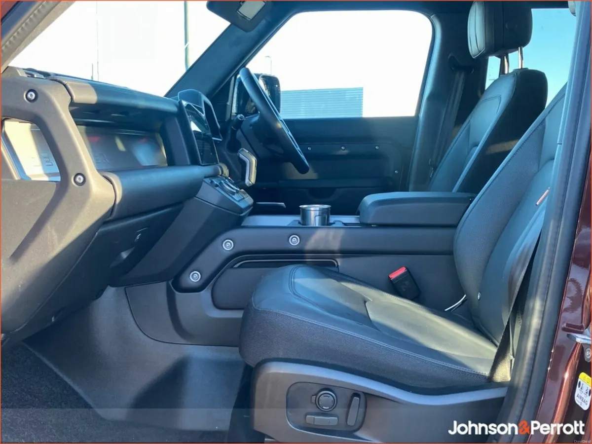 Land Rover Defender 110 2.0 Si4 PHEV 300 PS Sedona - Image 4