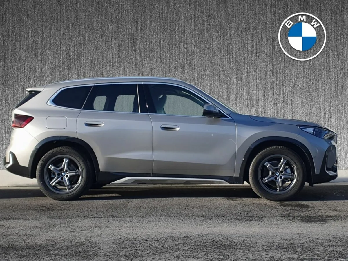 BMW iX1 iX1 eDrive20 xLine - Image 3