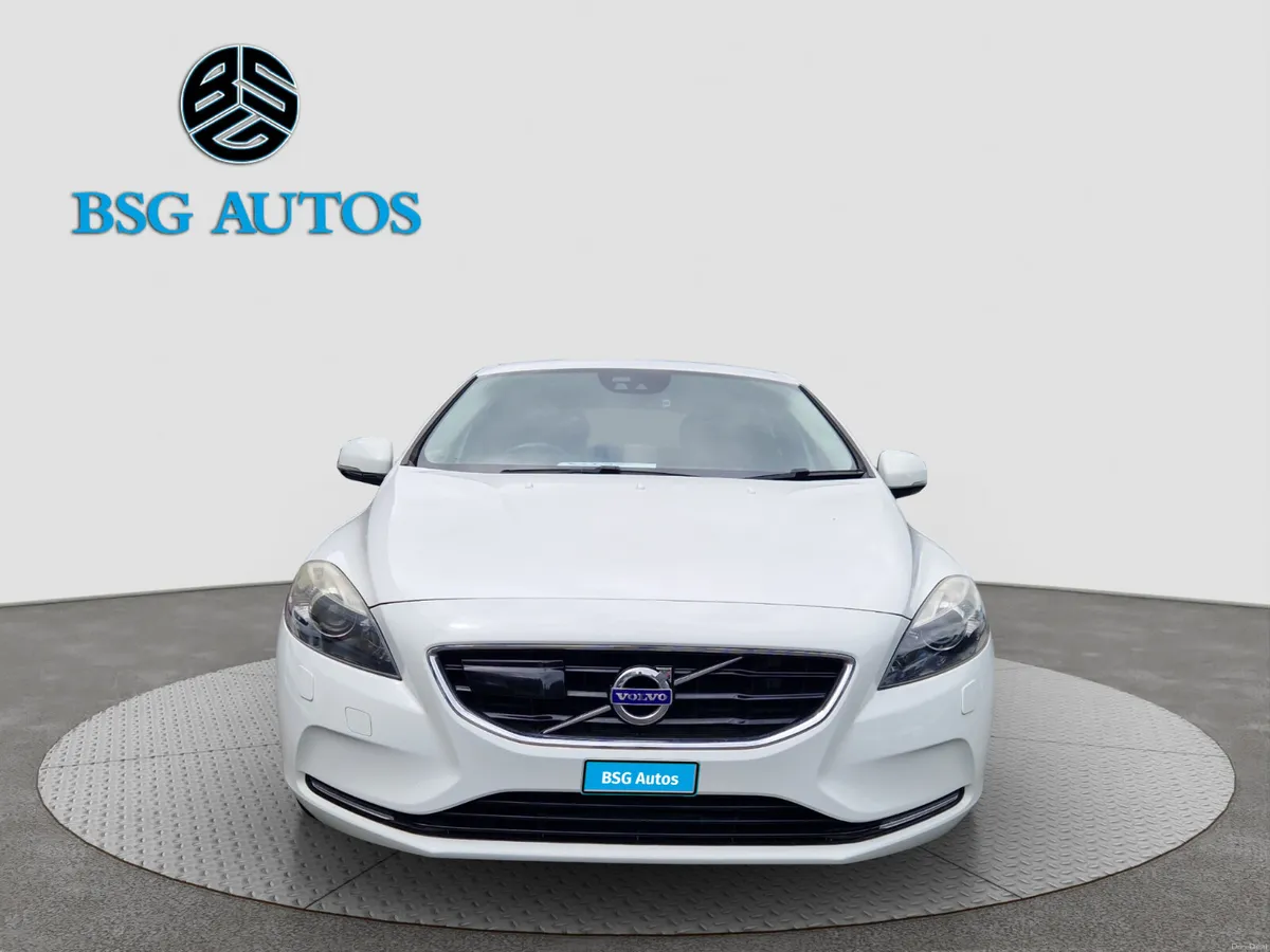 2015 VOLVO V40  T4 1.6 AUTOMATIC - Image 2