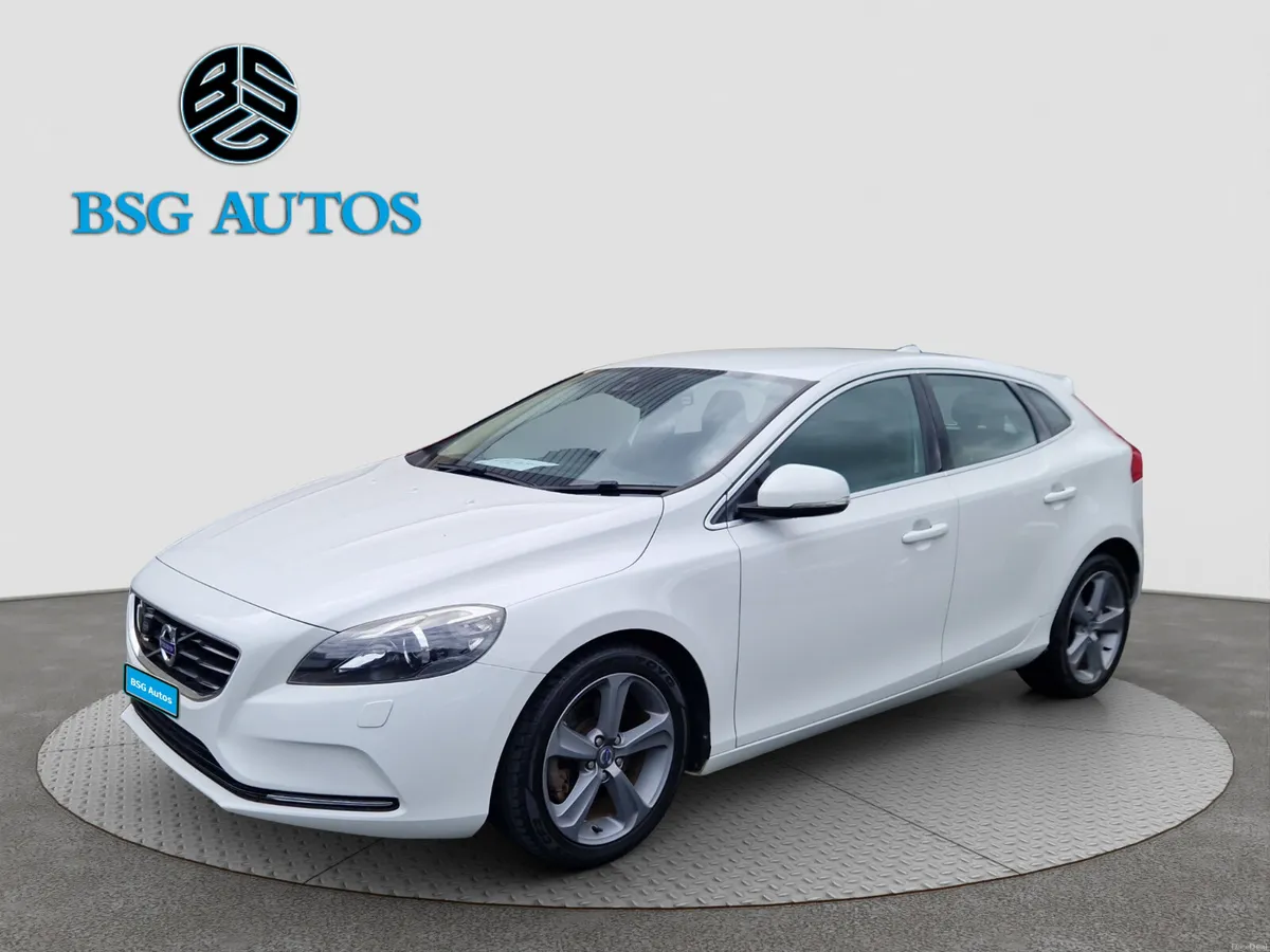 2015 VOLVO V40  T4 1.6 AUTOMATIC - Image 3