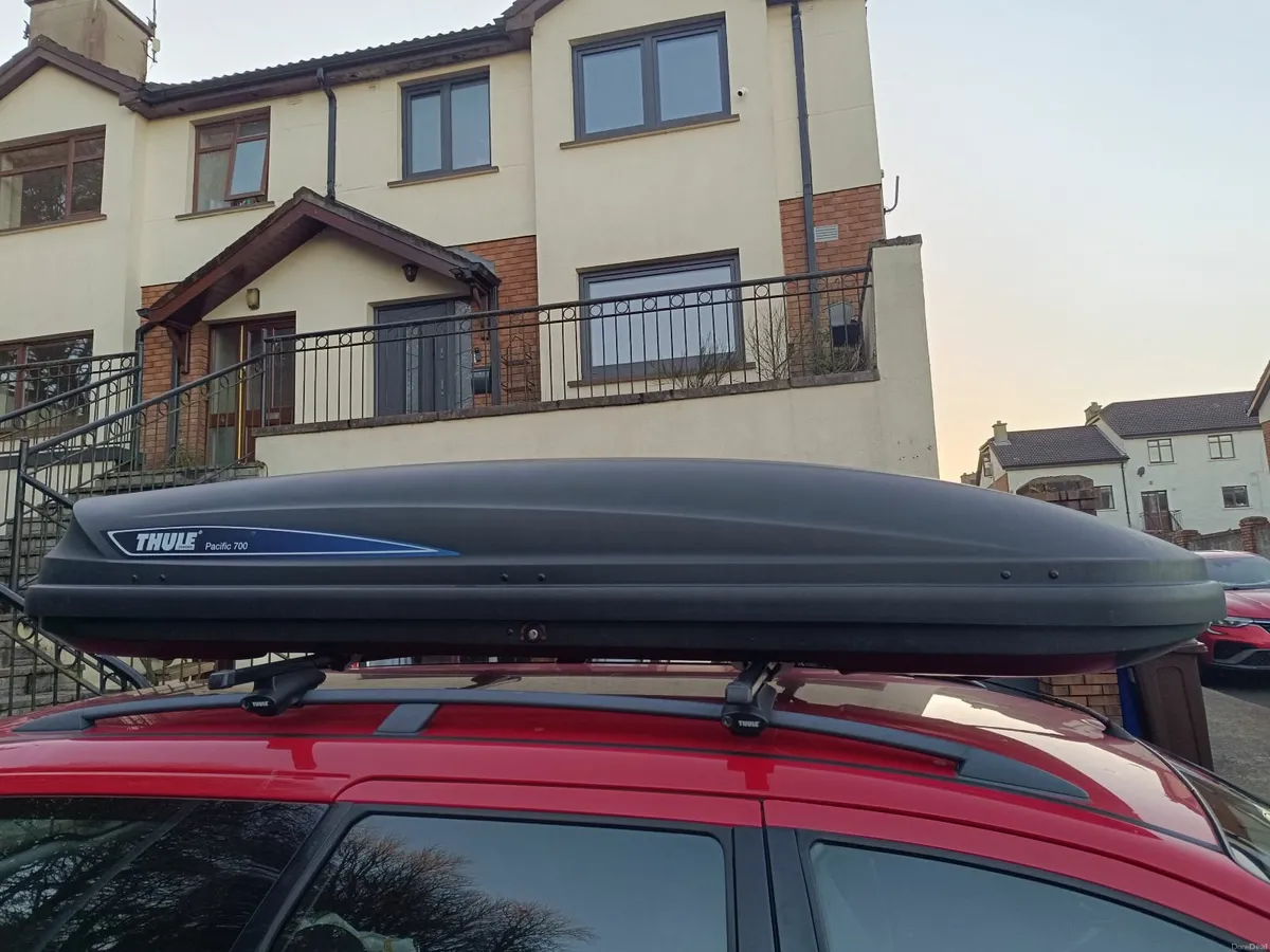Thule roof box - Image 3