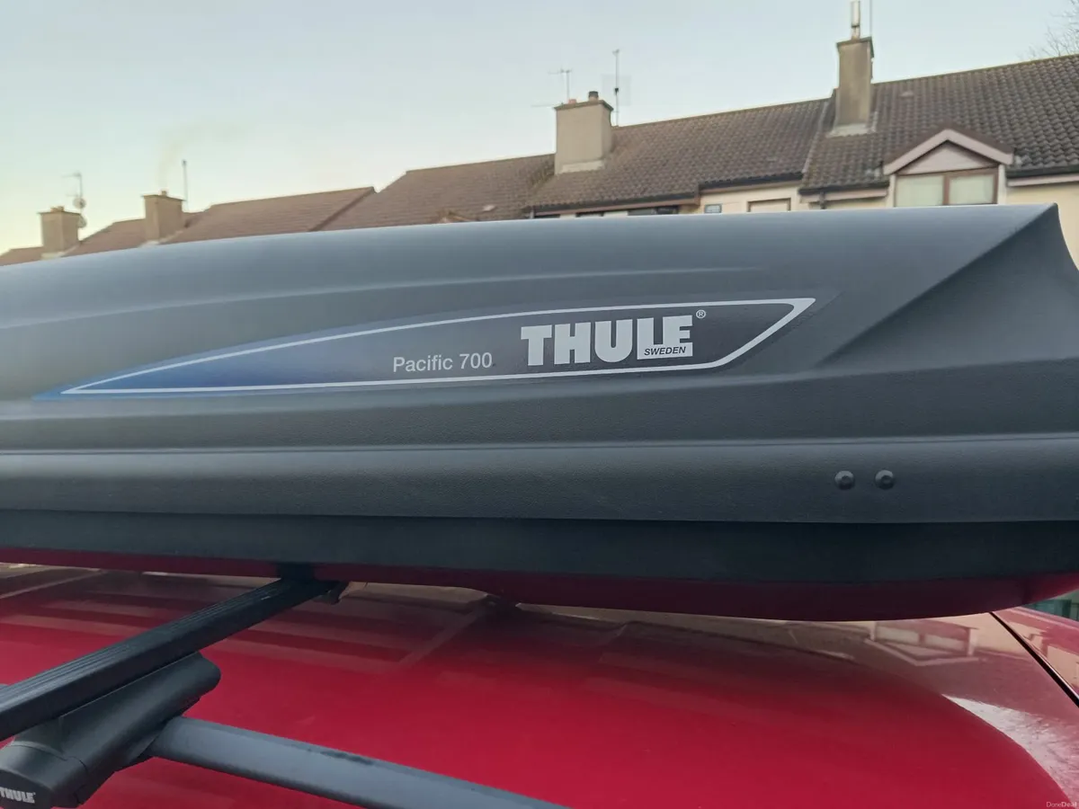 Thule roof box - Image 2