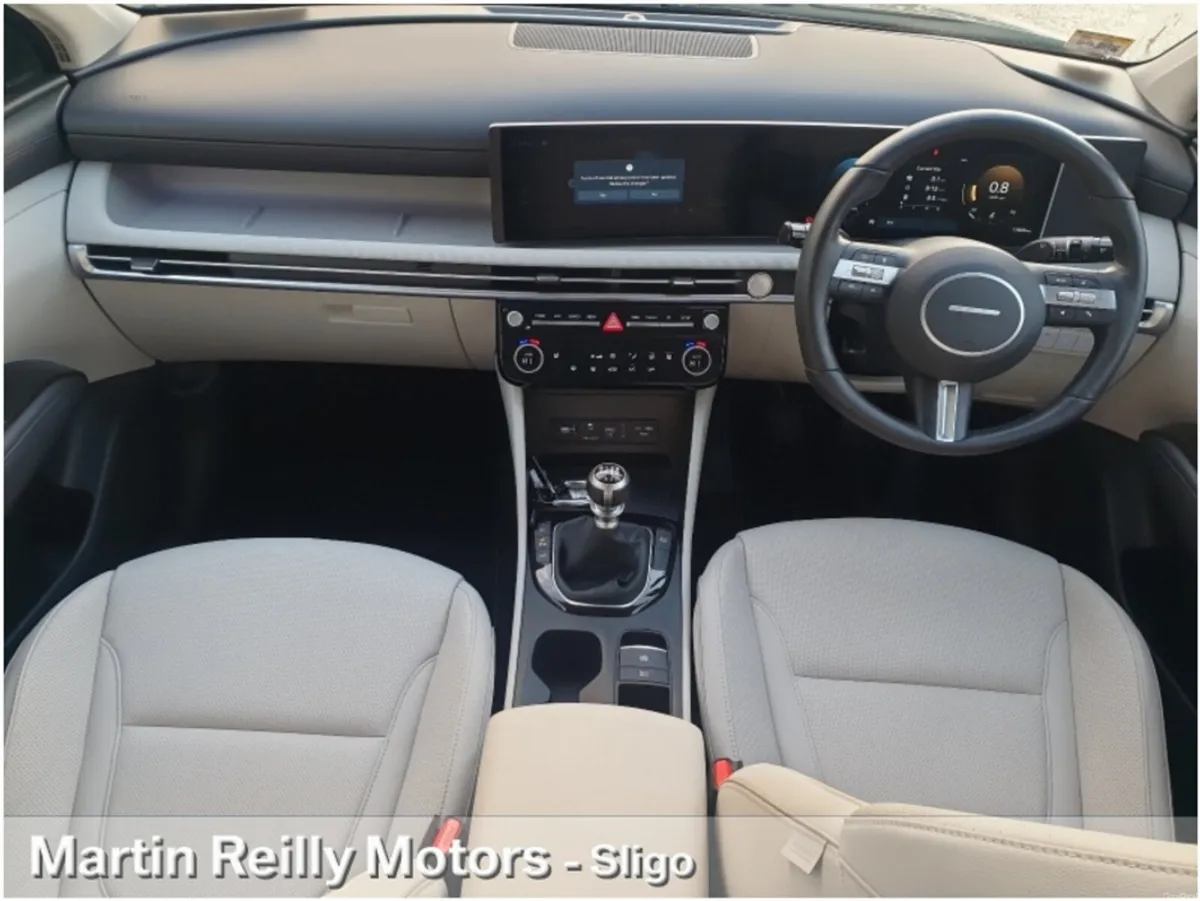 Hyundai Tucson 1.6 Executive Plus - Image 2