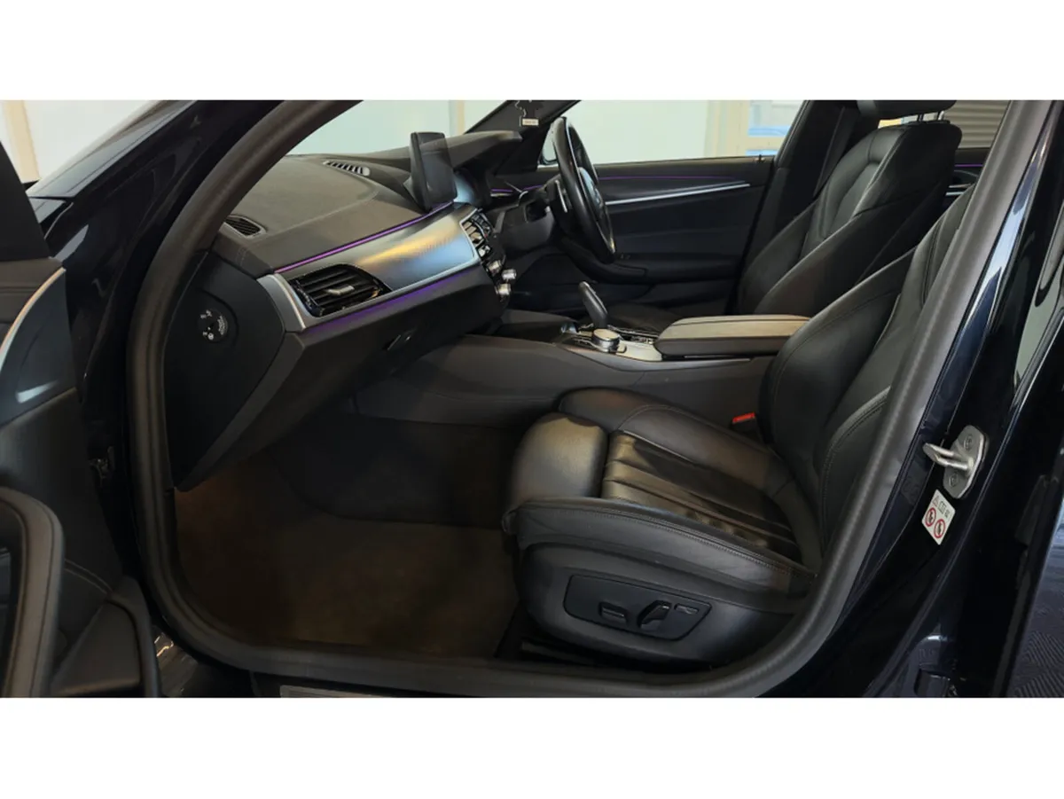 BMW 5-Series M SPORT * IMMACUALTE CAR WIT HFULL 12 - Image 4