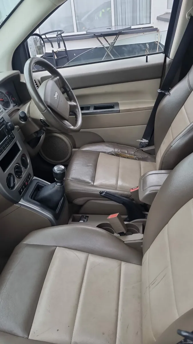 Jeep compass 4WD - Image 3