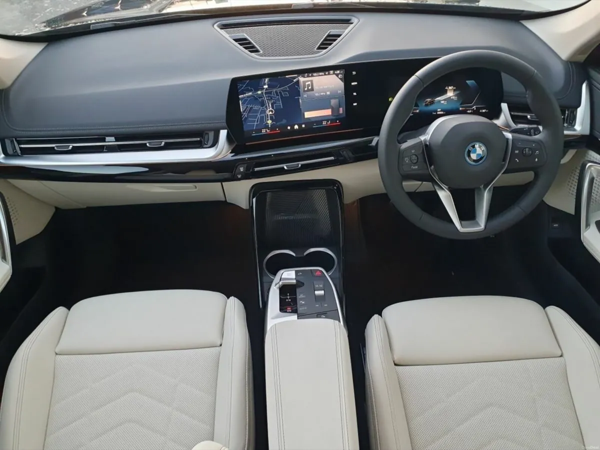 BMW iX1 iX1 eDrive20 xLine - Image 4