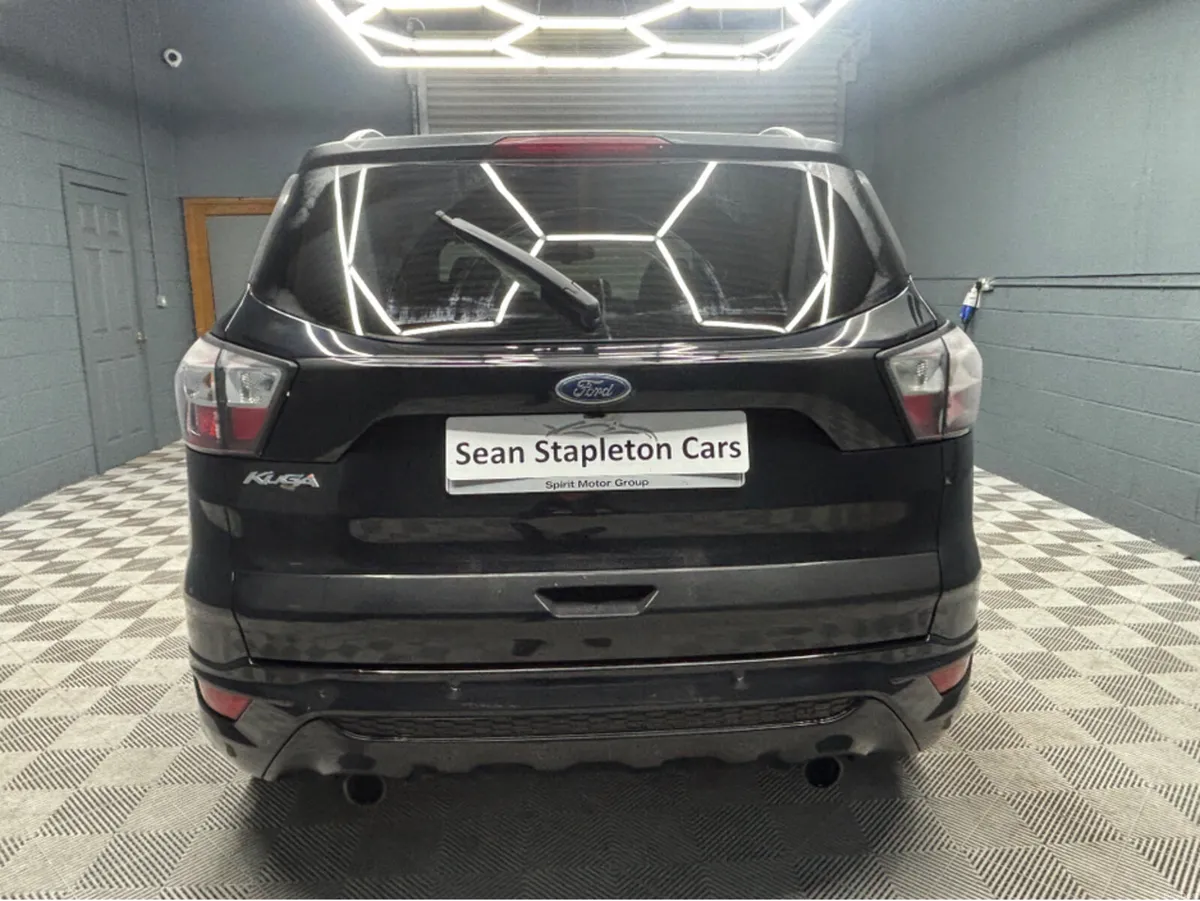 Ford Kuga 1.5 TDCI 120PS FW FWD 4DR ST-LINE - Image 2