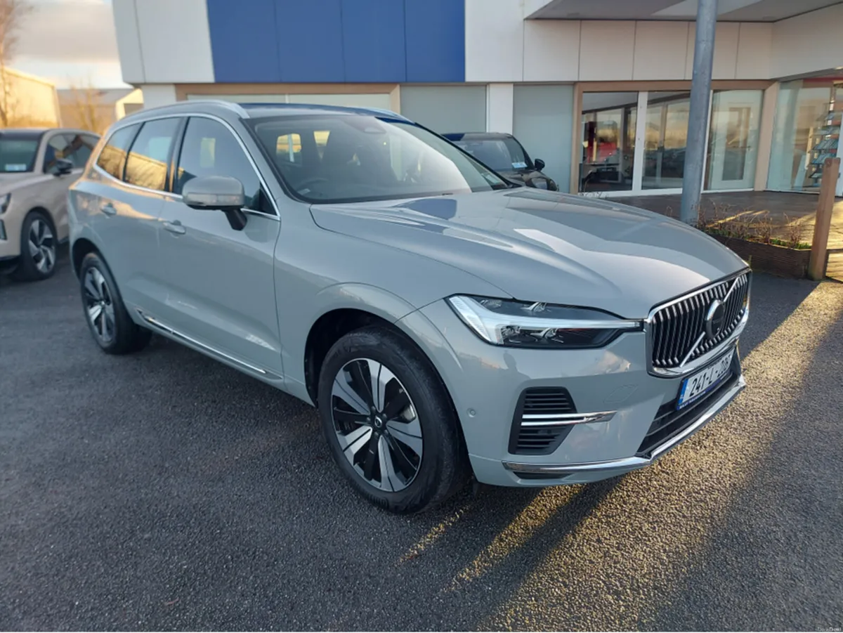 Volvo XC60 T6 PHEV PLUS BRIGHT AWD 5 - Image 1