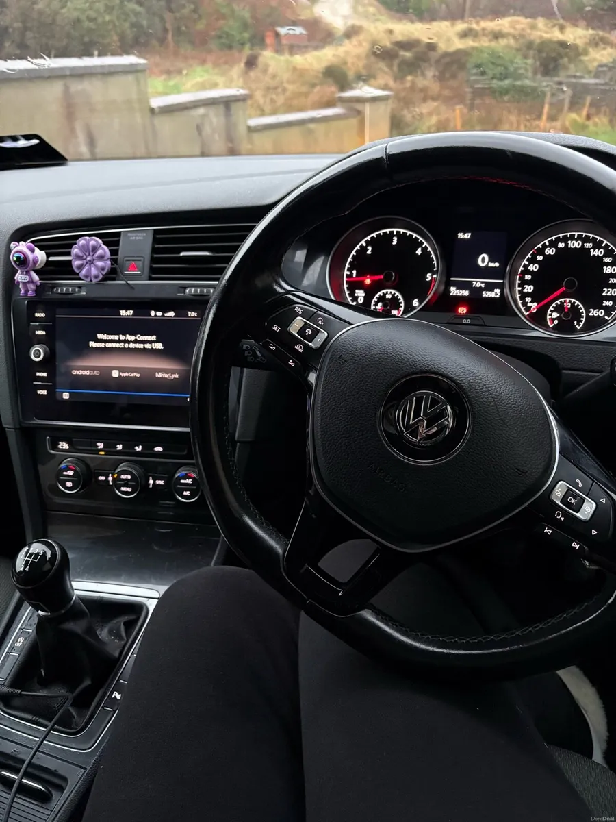 Volkswagen Golf - Image 4