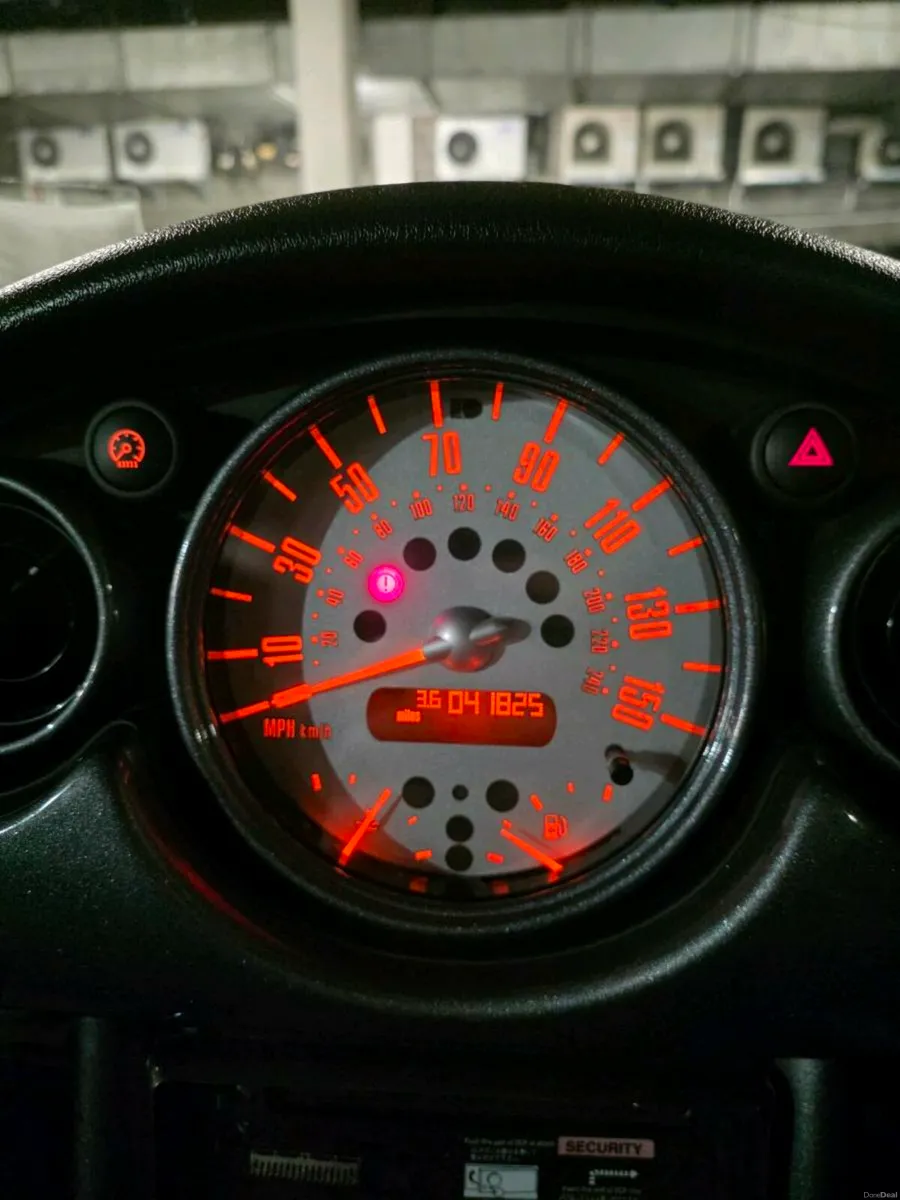 Mini Cooper One with only 41k miles - Image 4