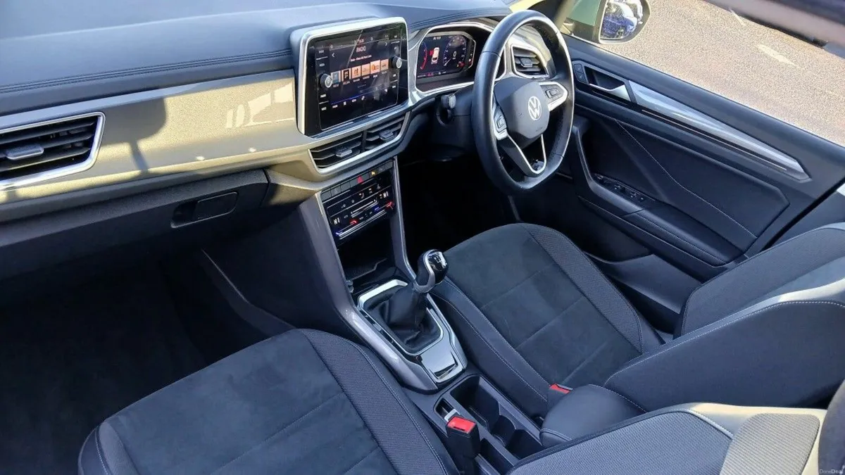 Volkswagen T-Roc Style 1.0 TSI 110HP **REAR VIEW C - Image 4
