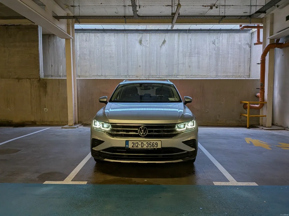 Volkswagen Tiguan Elegance 1.5 TSI 2021 - Image 2