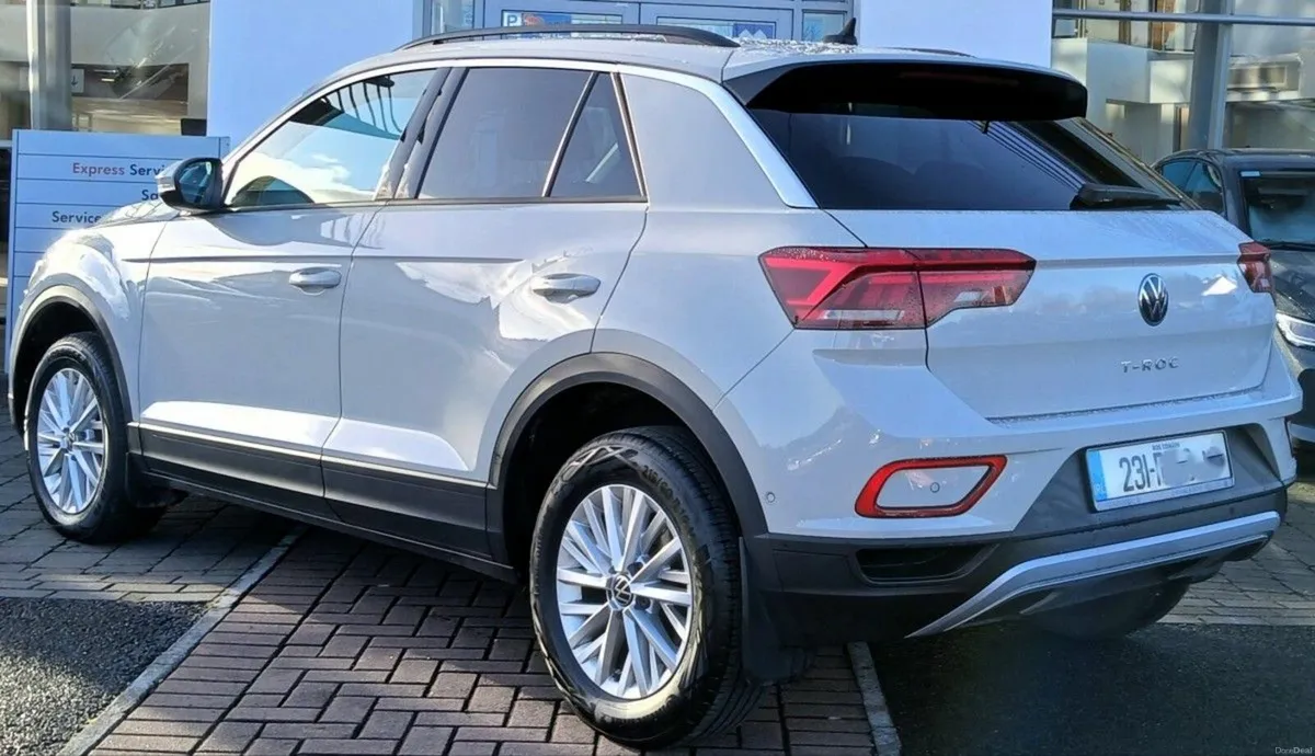 Volkswagen T-Roc LIFE 2.0TDI 116HP **APP CONNECT, - Image 3