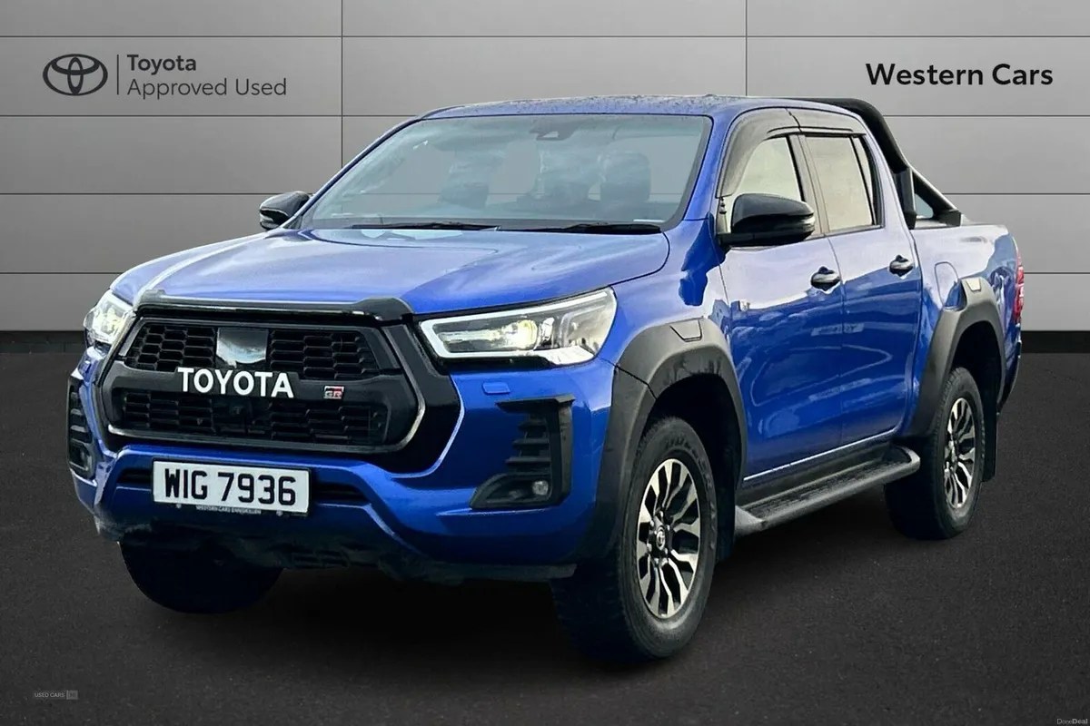 Toyota Hilux 2.8 D-4D GR SPORT Auto 4WD Euro 6 (s/ - Image 3