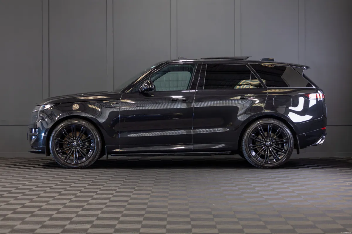 2026 Range Rover Sport P460e Dynamic SE - Image 3