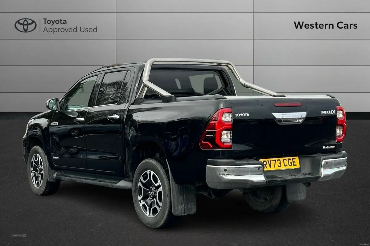 Toyota Hilux 2.4 D-4D Invincible 4WD Euro 6 (s/s) - Image 4