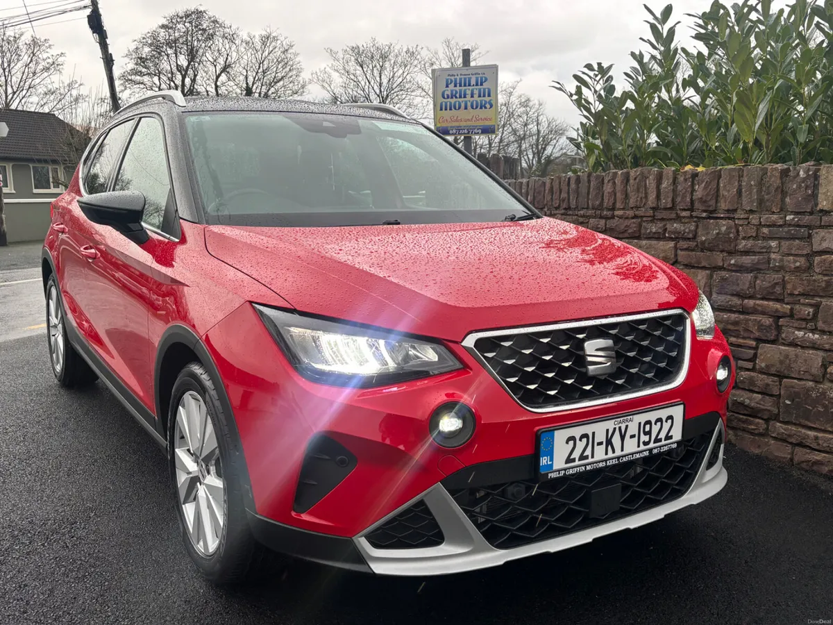 STUNNING SEAT ARONA TOP SPEC TWO TONE - Image 3