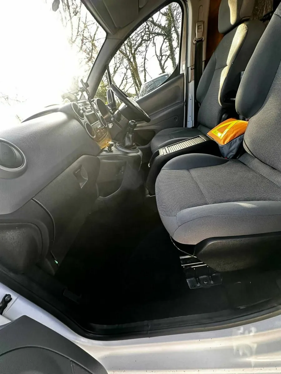 Peugeot Partner 2009 mobile car wash - Image 4