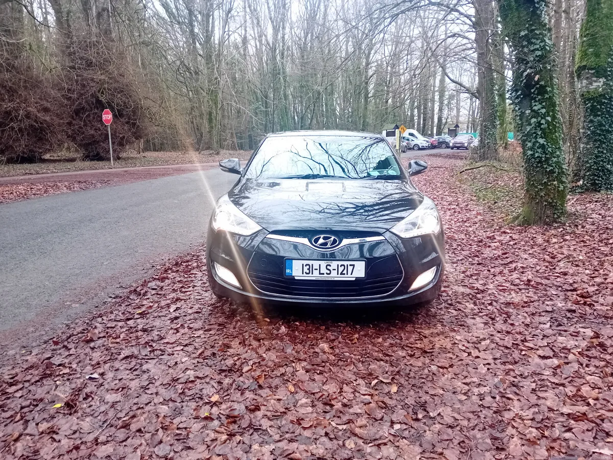 131 HYUNDAI  VELOSTER ,1.6 GDI SPORT MANUAL - Image 3