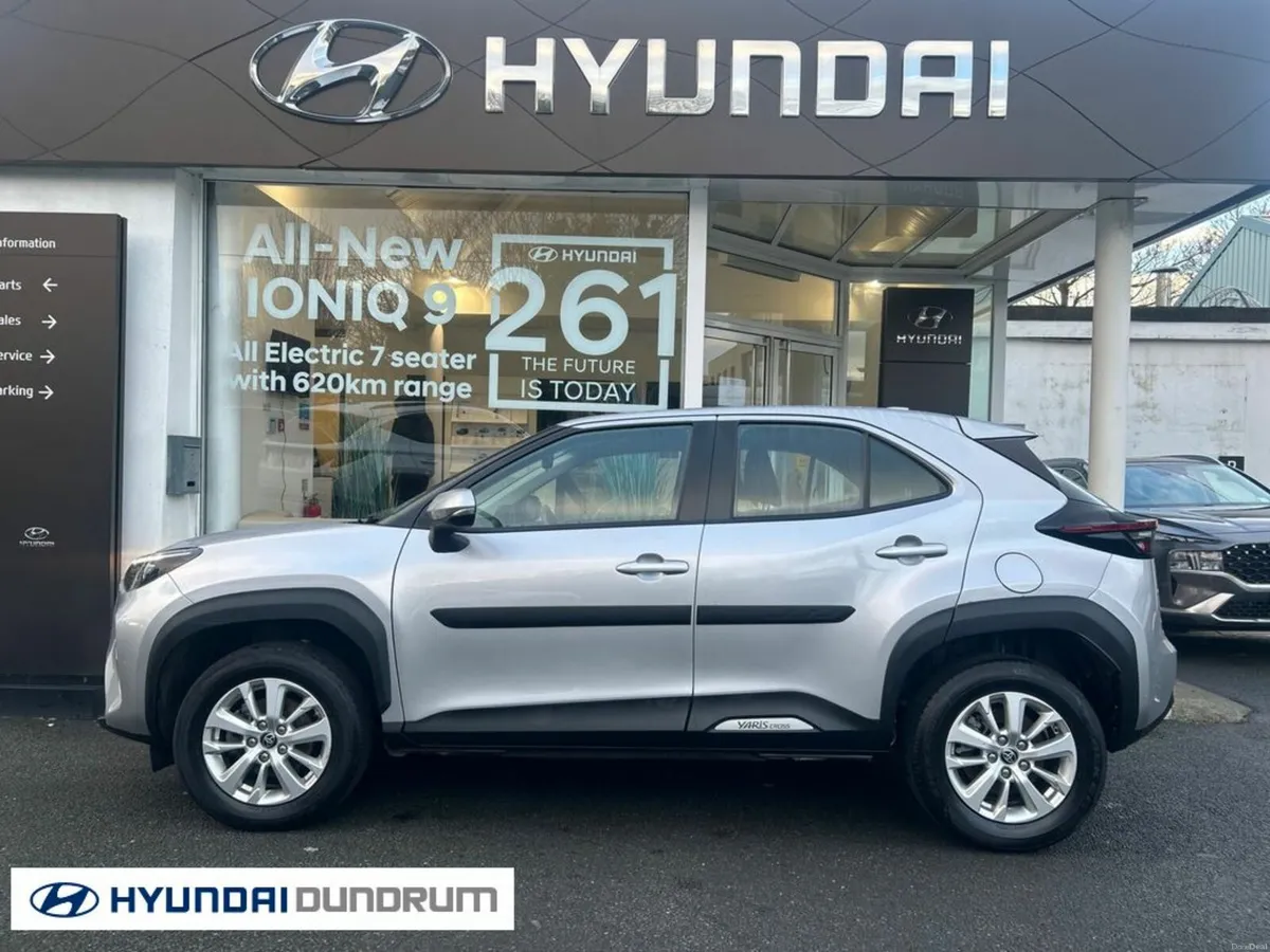 Toyota Yaris CR Cross Luna 4DR Auto - Image 2