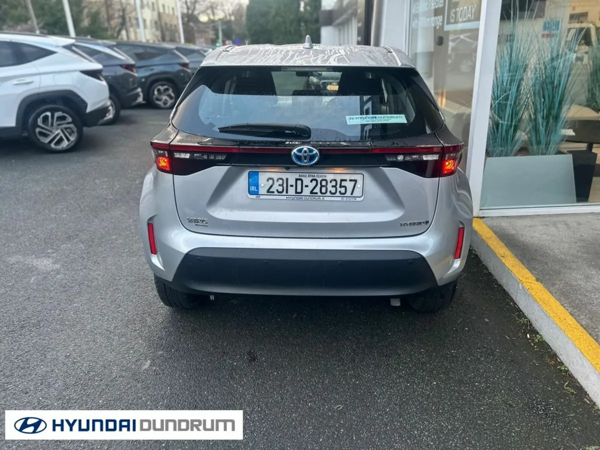 Toyota Yaris CR Cross Luna 4DR Auto - Image 3