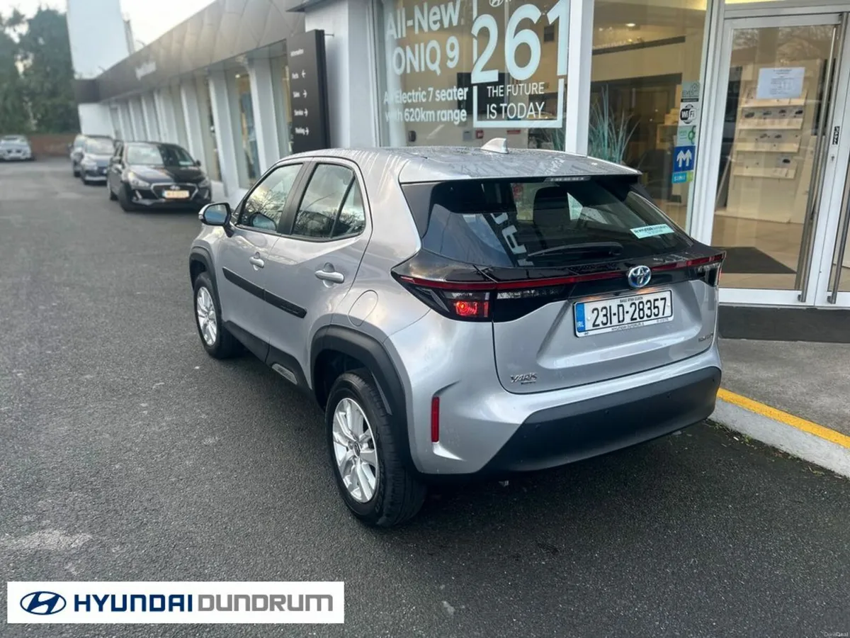 Toyota Yaris CR Cross Luna 4DR Auto - Image 4