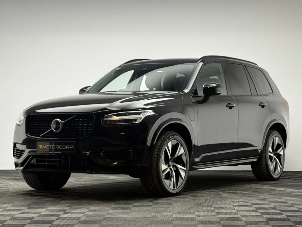Volvo XC90 R-DESIGN T8 RECHARGE 300HP - Image 3
