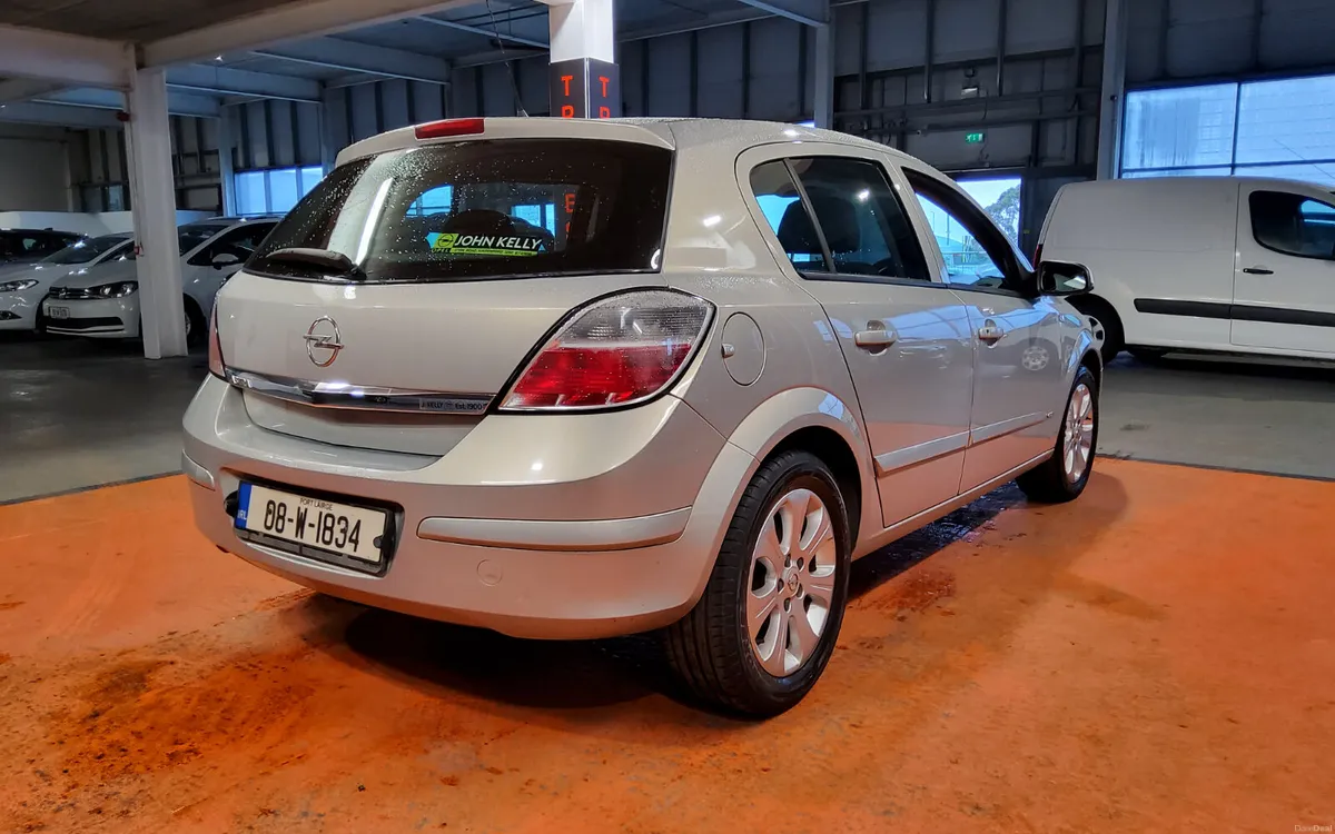 Opel Astra 2008 - Image 4