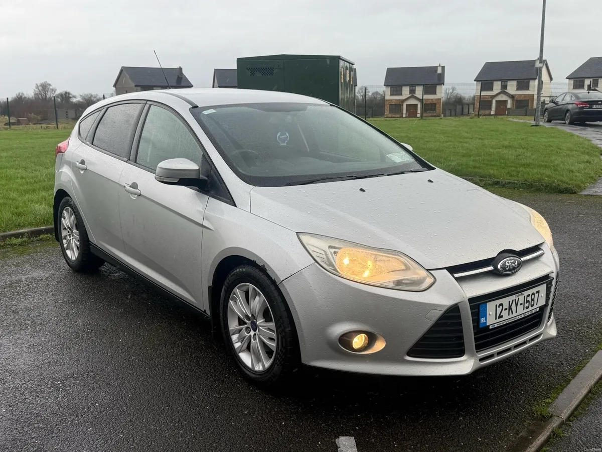2012 Ford Focus Zetec NCT 09/26 - Image 3