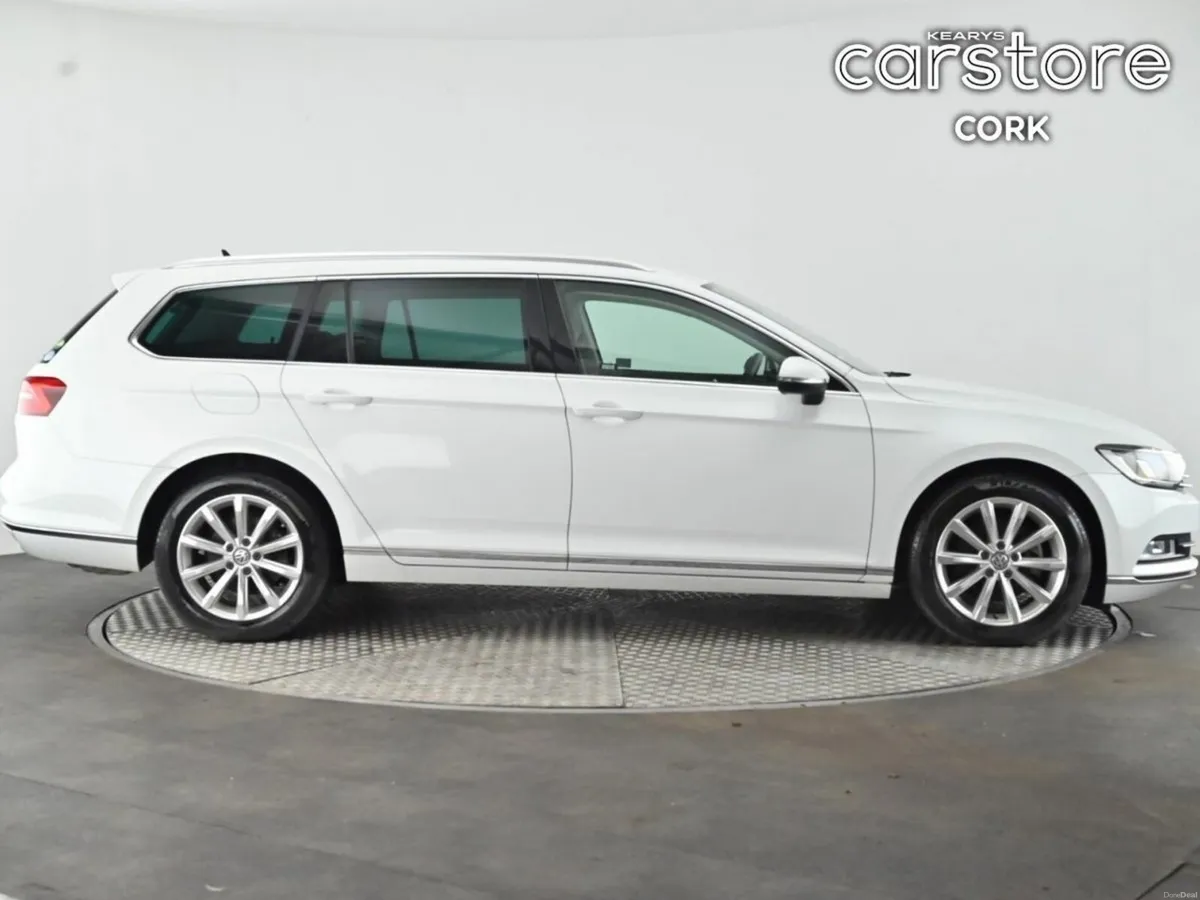 Volkswagen Passat 1.4 Auto Estate - Image 3