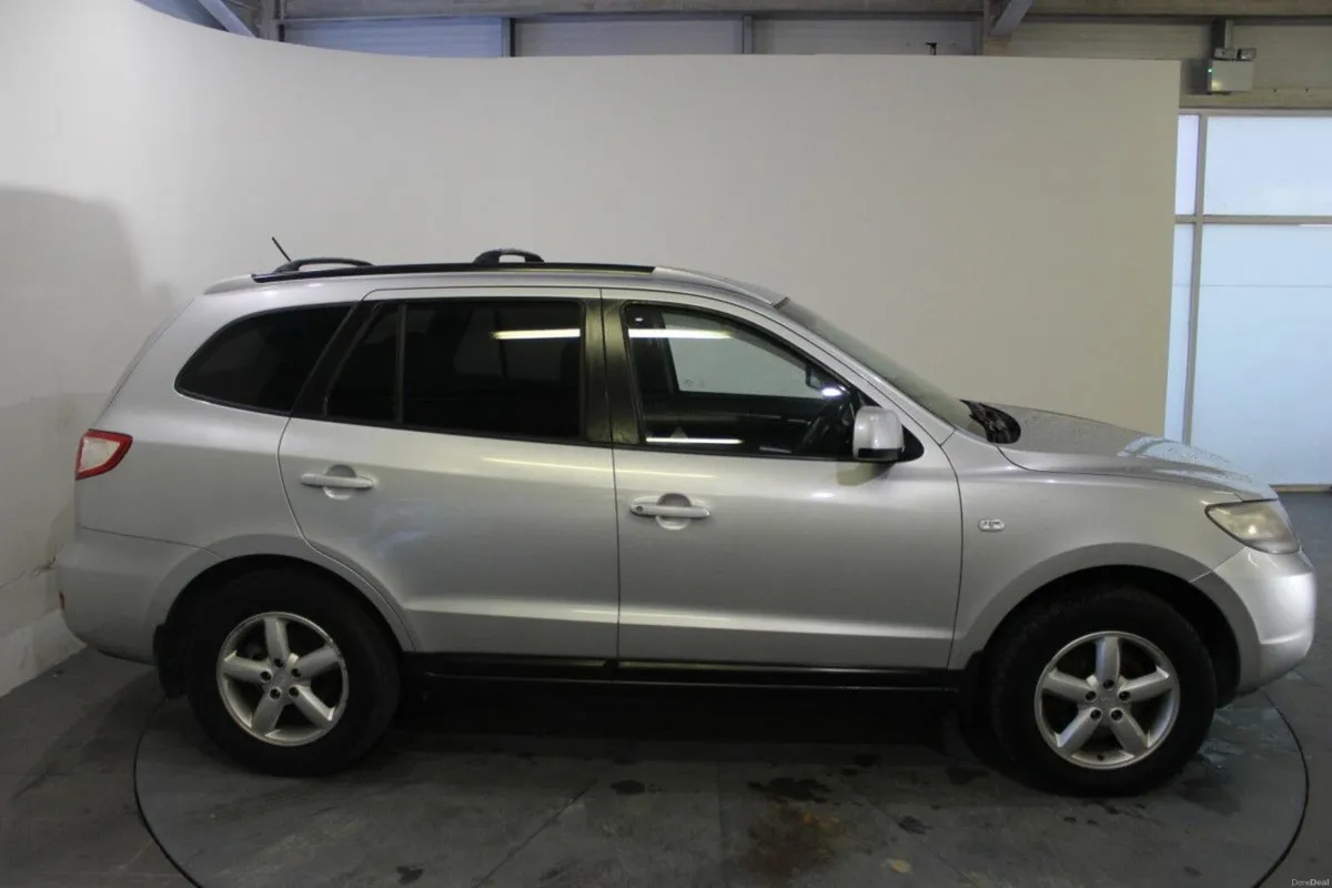 Hyundai Santa Fe 2.2 CRDi Diesel 2WD - Image 3