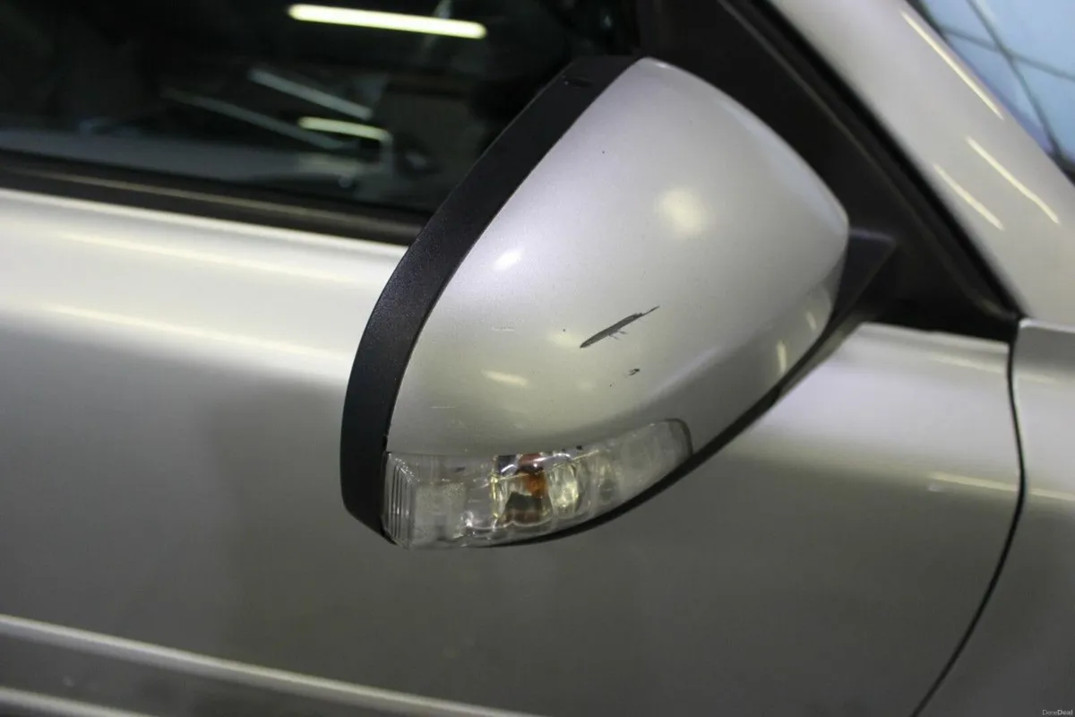 Volvo V50 1.6D DRIVe SE Sportwagon - Image 3