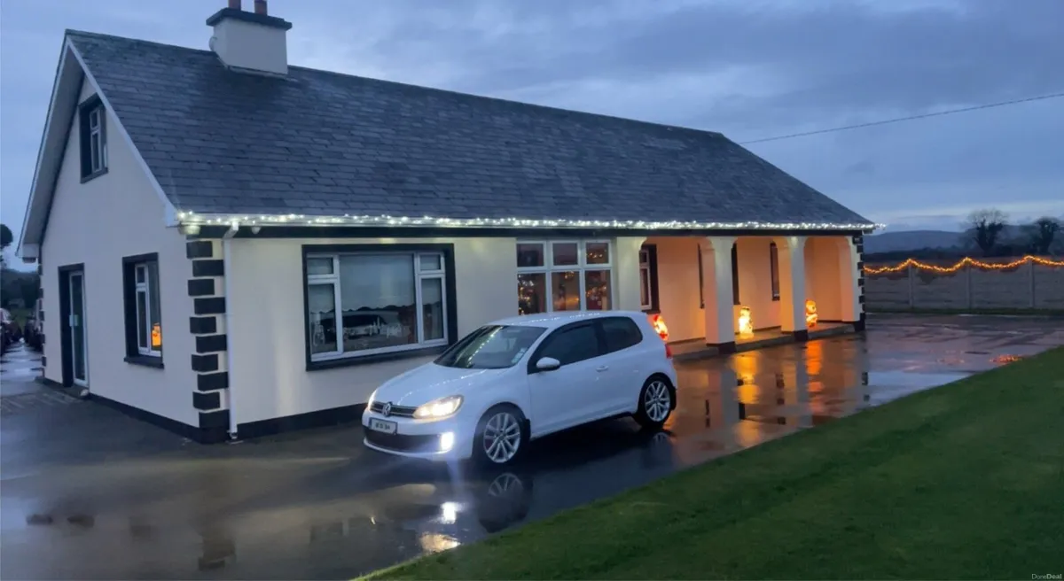 2012 Volkswagen Golf gtd - Image 2