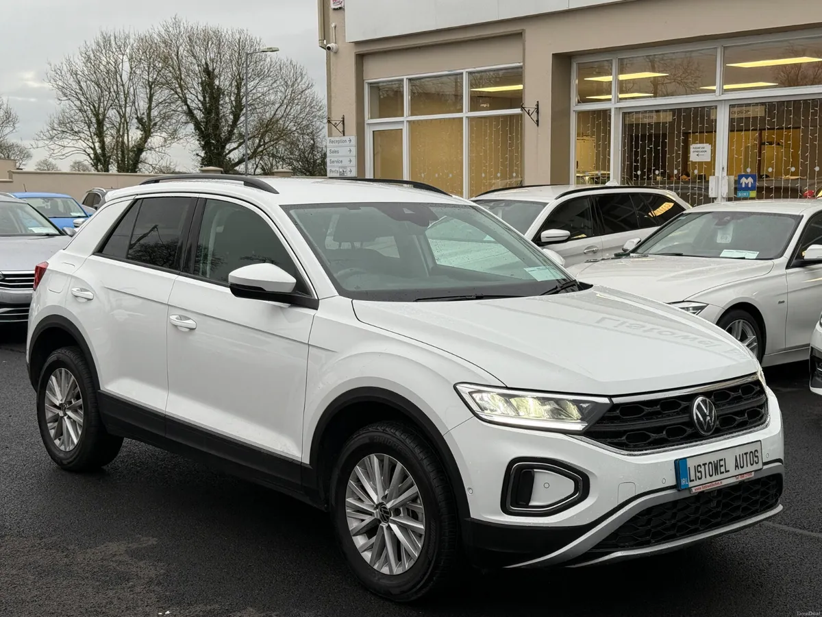 231 VW T-ROC 1.5 AUTOMATIC 150BHP PETROL - Image 4