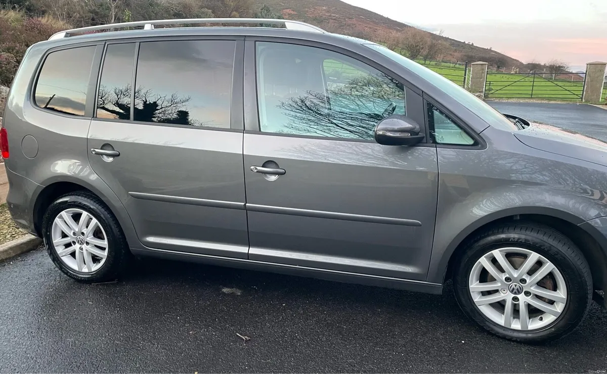 VW Touran 7 seater Manual - Image 2