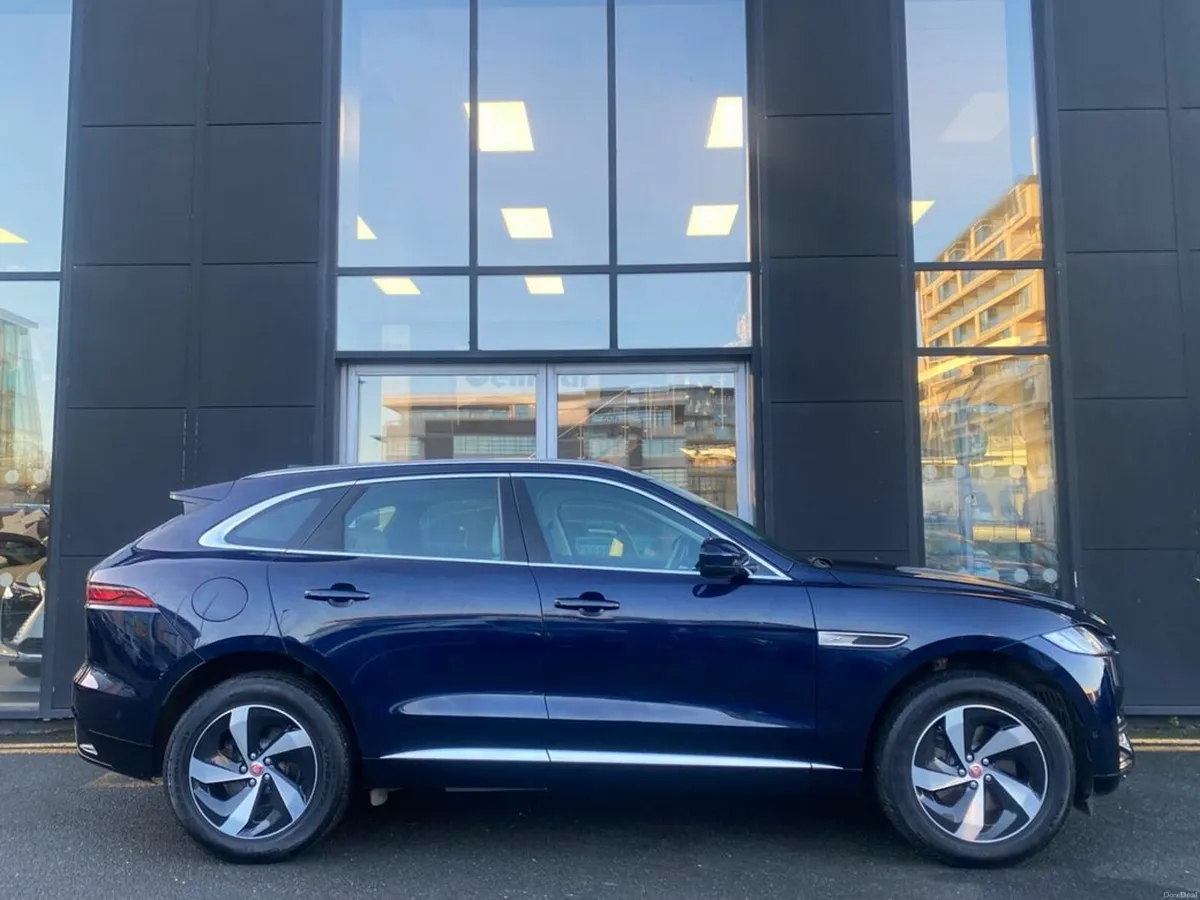 Jaguar F-Pace 2.0d SE Auto AWD - Image 4