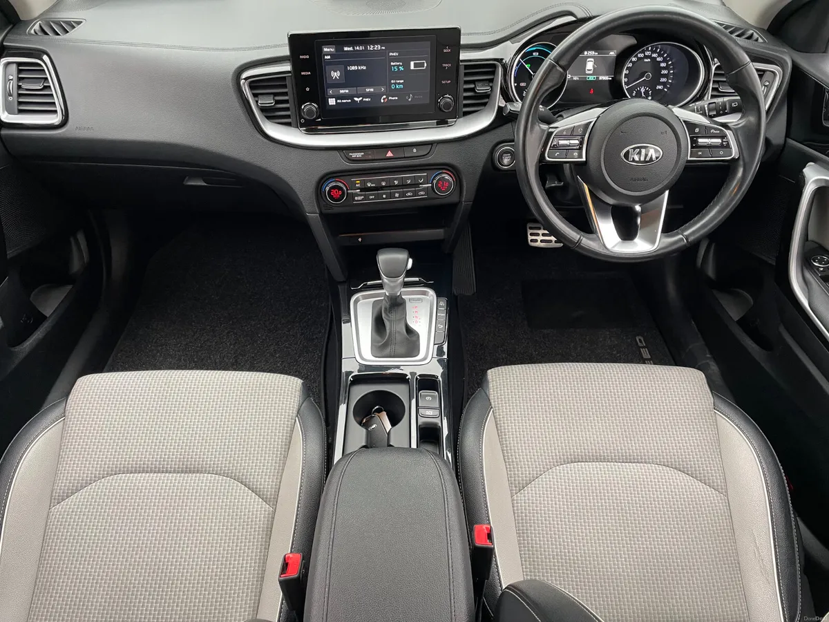 HYBRID-PHEV-AUTO-APPLE PLAY-140TAX - Image 3