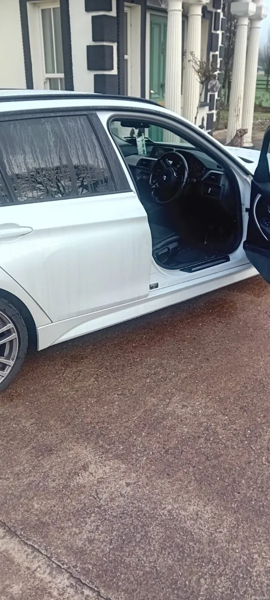 BMW 3-Series 2014 - Image 2