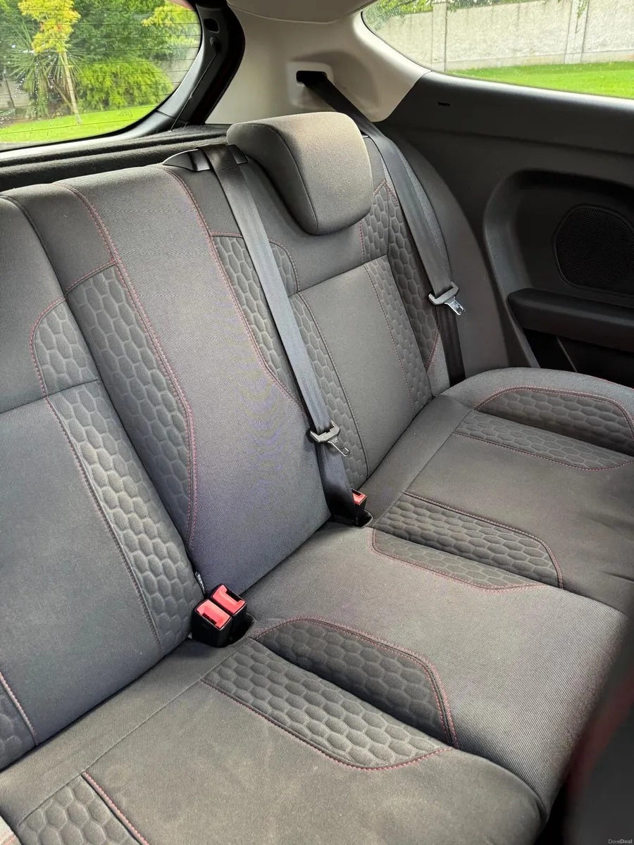 Ford fiesta - Image 2