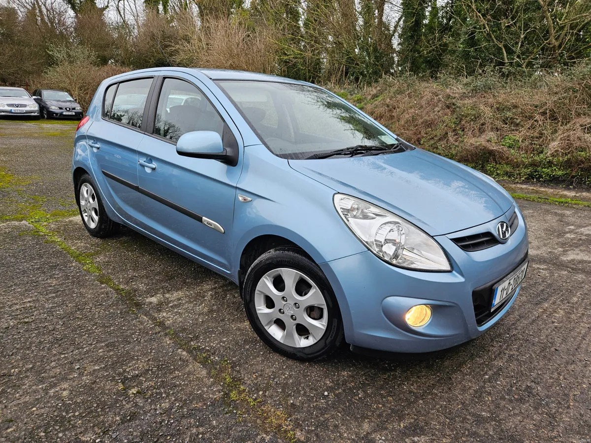 Hyundai i20 2011 1.2 deluxe one owner - Image 1