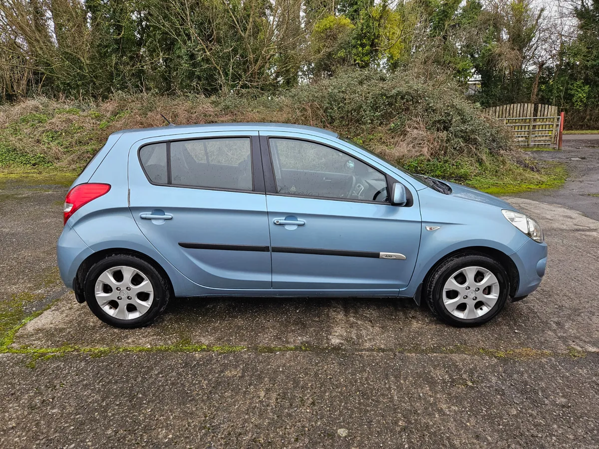 Hyundai i20 2011 1.2 deluxe one owner - Image 3