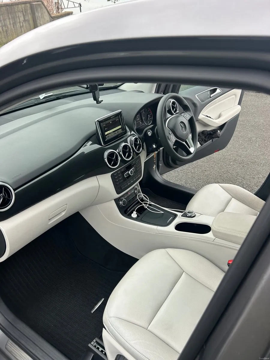 Mercedes-Benz B-Class 2014 - Image 2