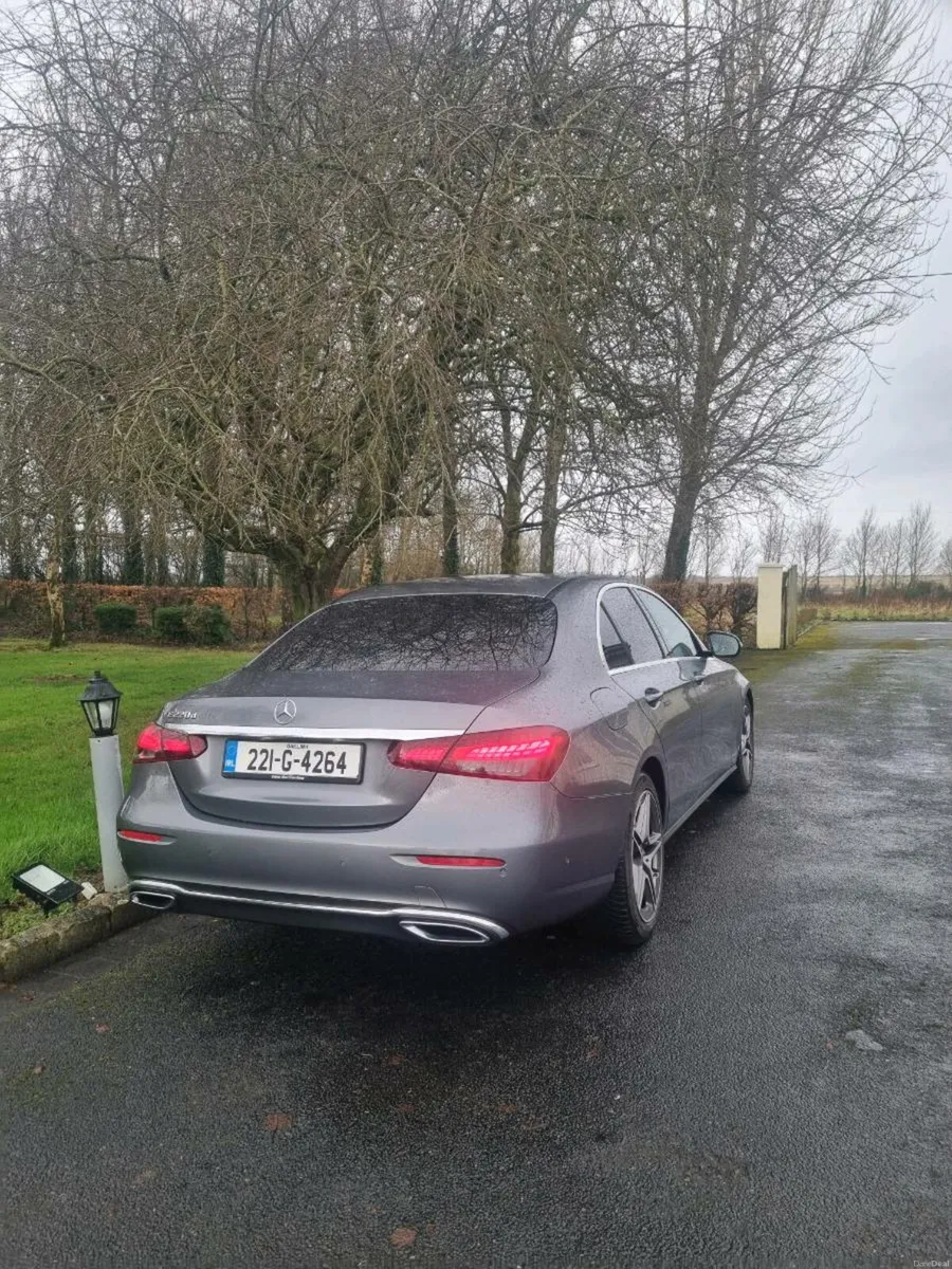 Mercedes-Benz E-Class 2022 - Image 3