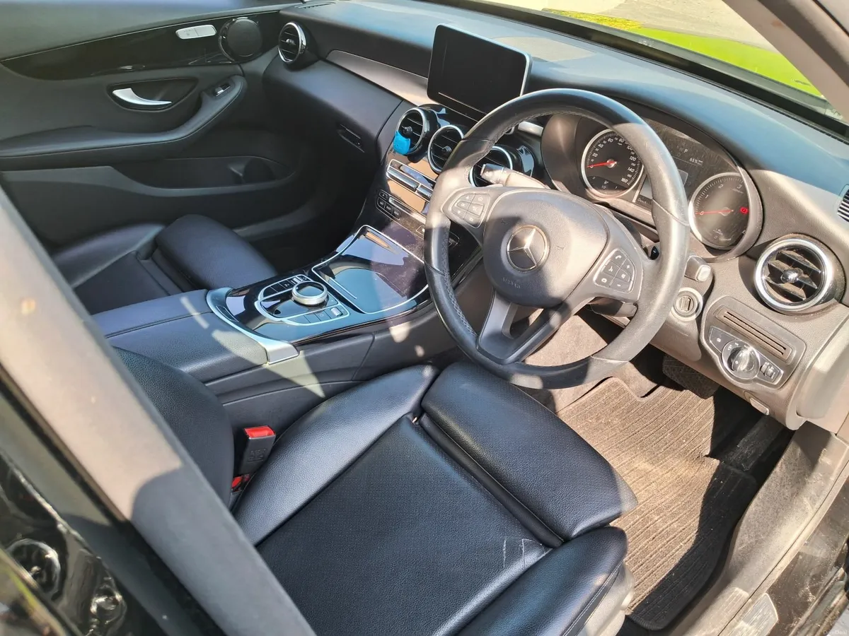 Mercedes-Benz C-Class 2017 - Image 3