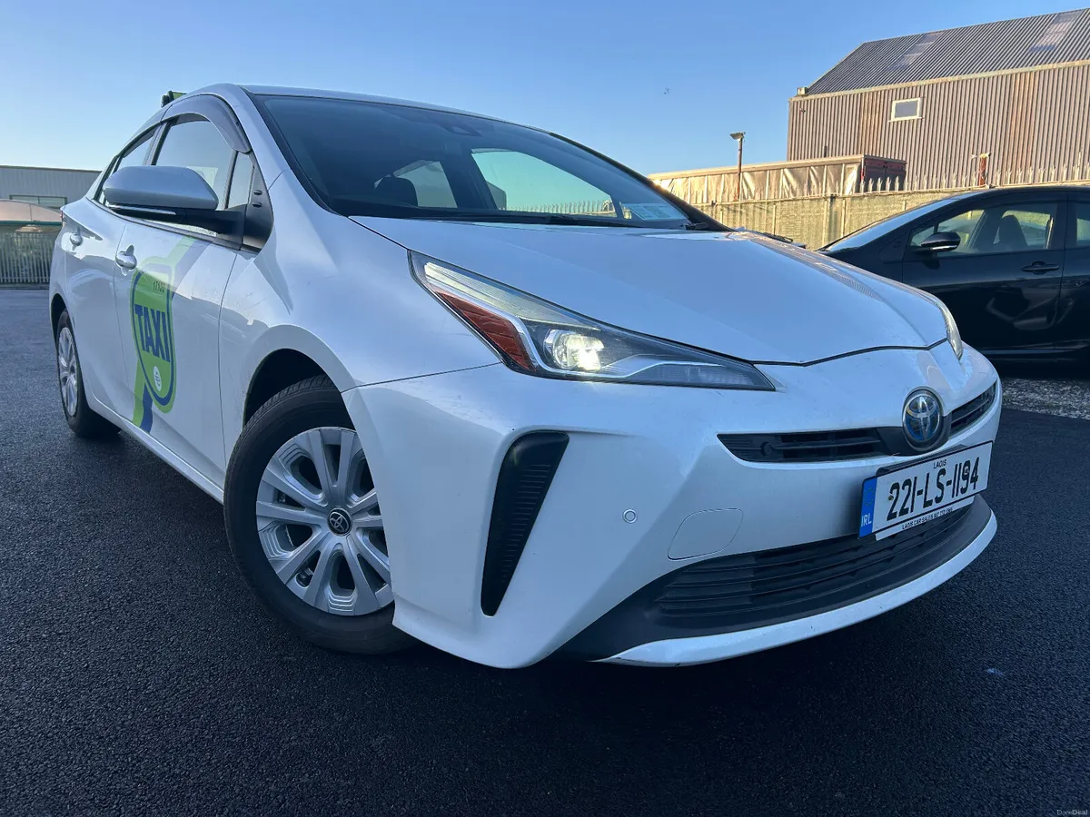 2022 TAXI READY Toyota Prius 1.8 hybrid autoamtic - Image 4
