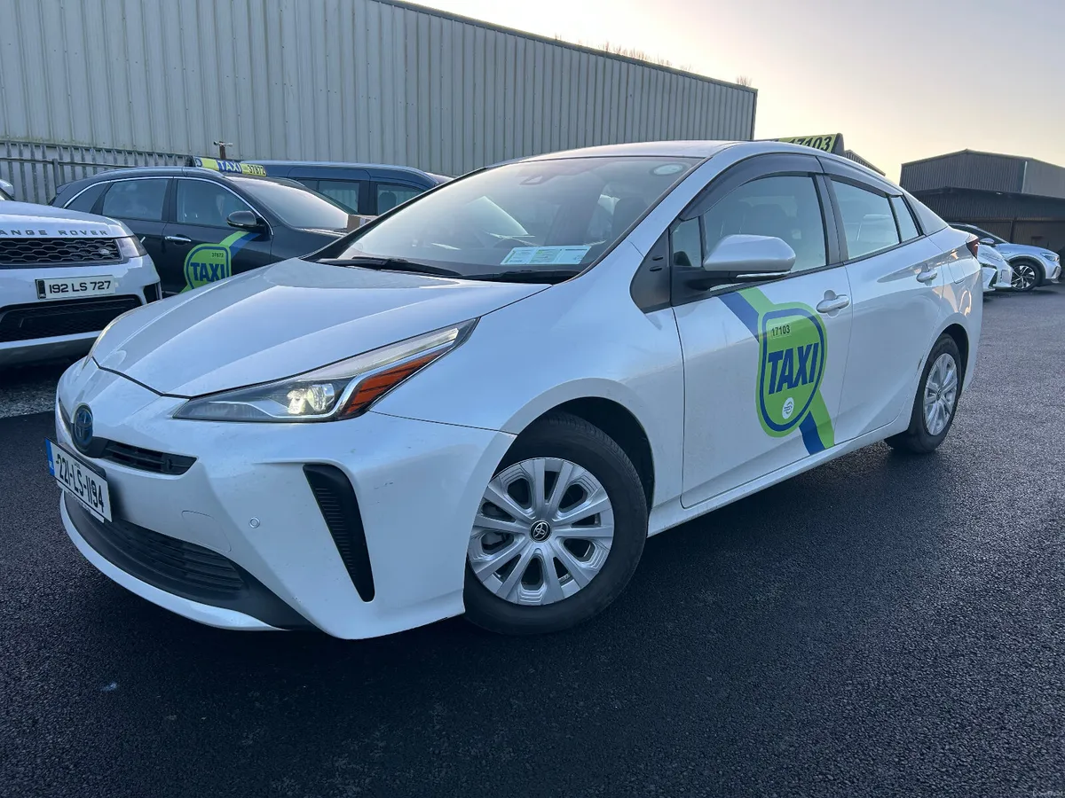 2022 TAXI READY Toyota Prius 1.8 hybrid autoamtic - Image 2