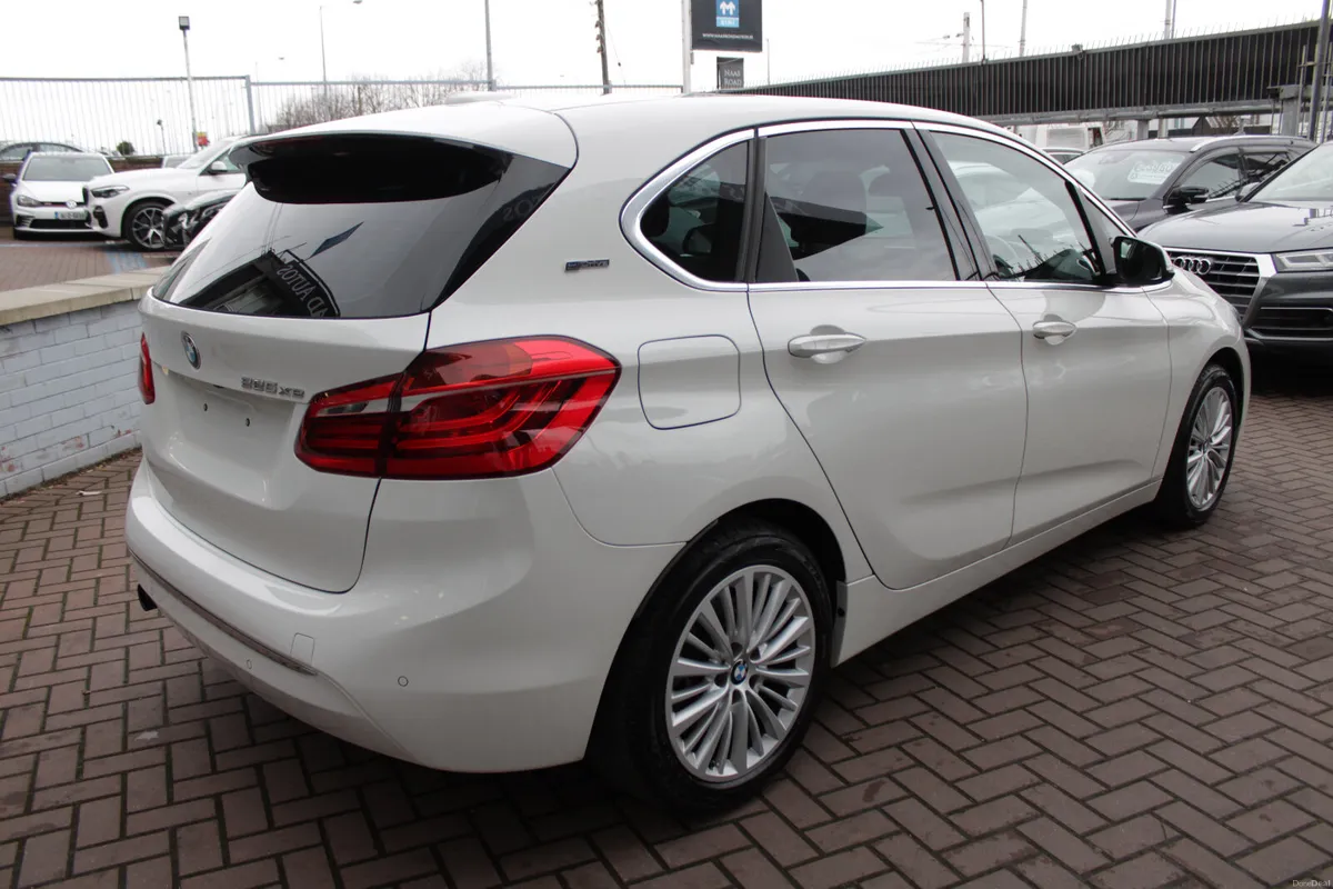 225XE PLUG IN HYBRID LUXURY AUTOMATIC // IMMACULAT - Image 4